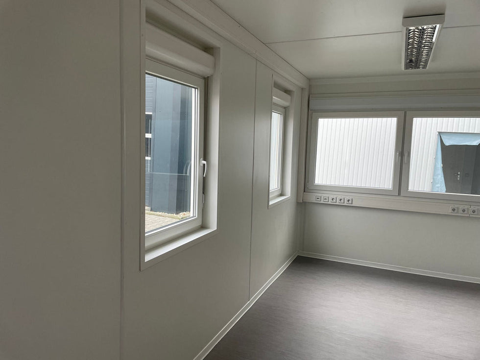 Contenedor oficina de 6,05 × 2,43 M ( Ref: 2350 )