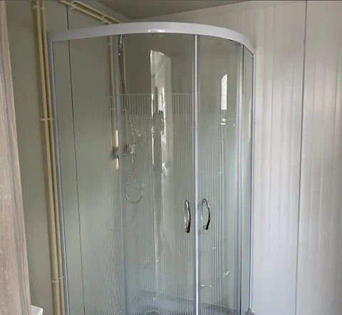 Contenedor Oficina 6,00 X 2,40 Con WC, Ducha y Cocina ( Ref: 2390 )