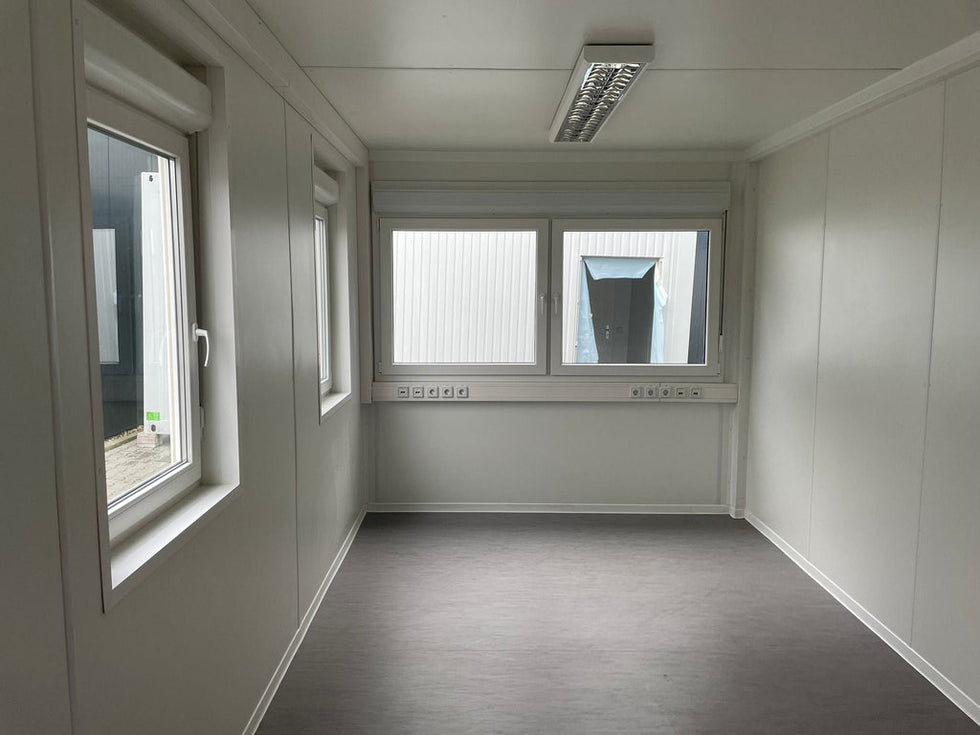 Contenedor oficina de 6,05 × 2,43 M ( Ref: 2350 )